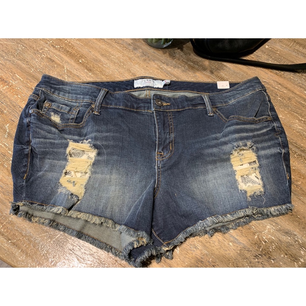 ✨NEW Torrid Jean Shorts✨